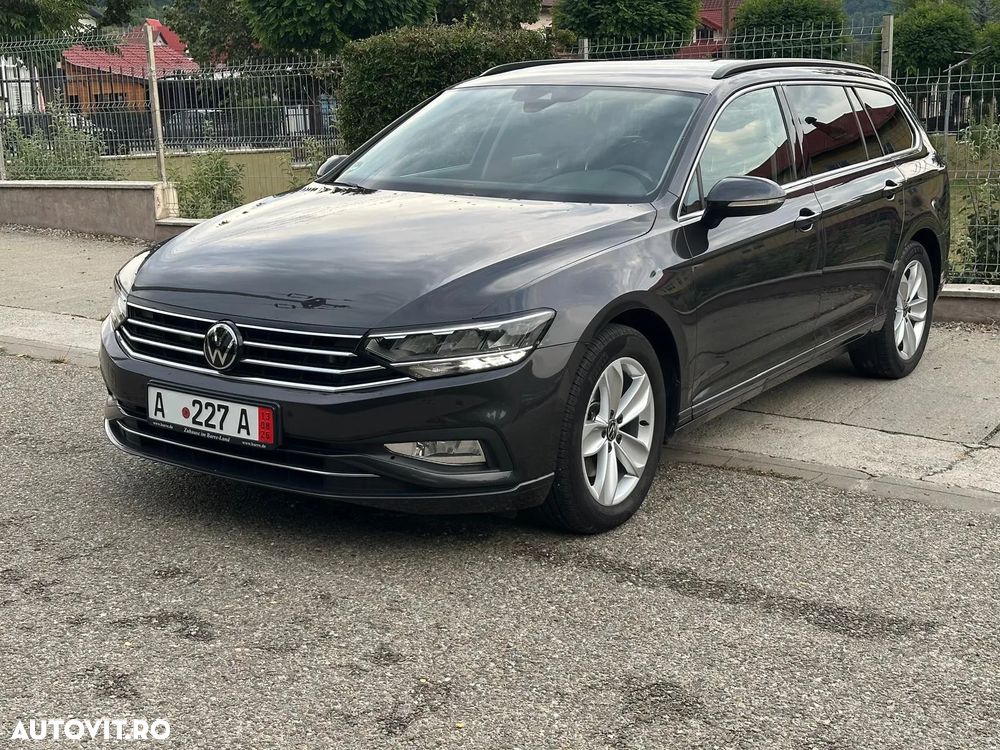 Volkswagen Passat - 1