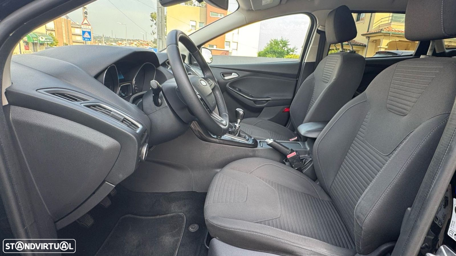 Ford Focus SW 1.0 SCTi Titanium - 12