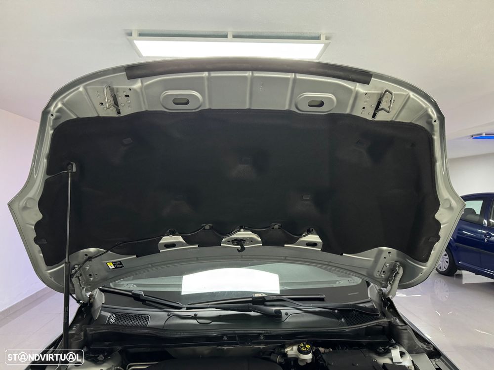 Volvo V40 1.5 T3 Sport Edition Plus Geartronic - 28