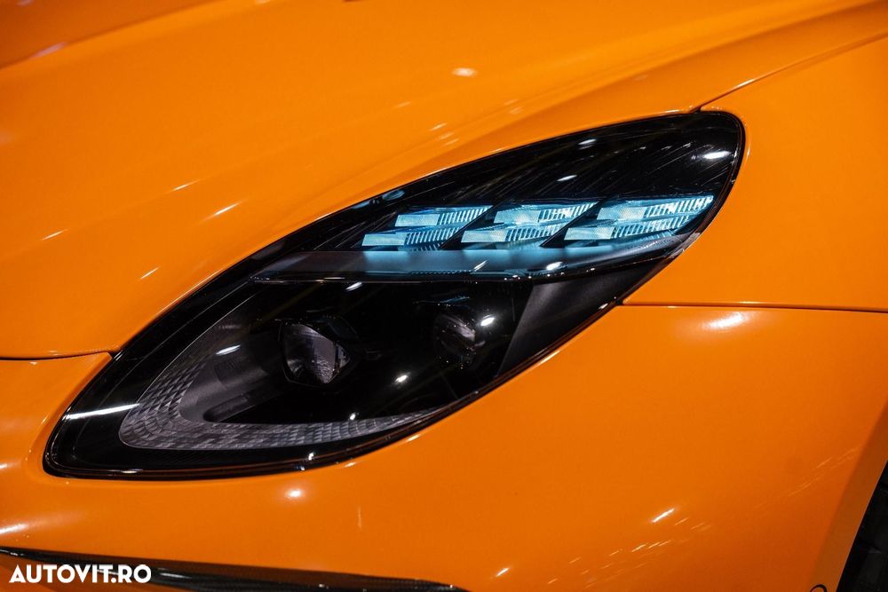 Aston Martin V8 Vantage - 9