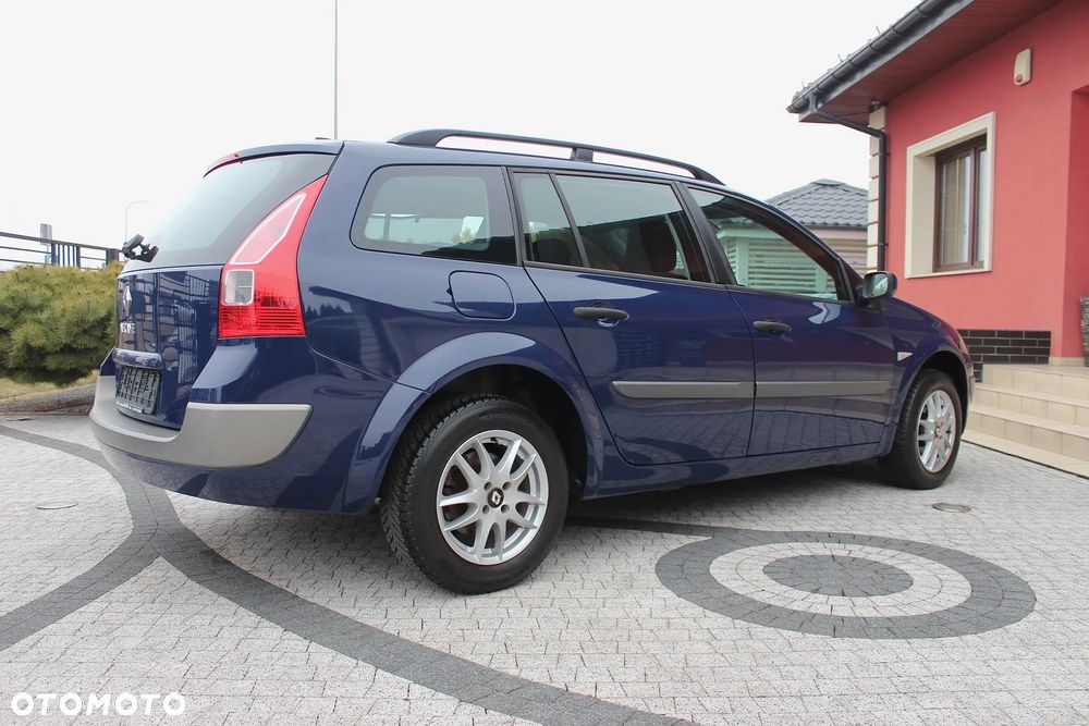 Renault Megane 1.6 Avantage - 8