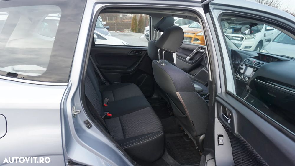 Subaru Forester 2.0D CVT Exclusive - 11