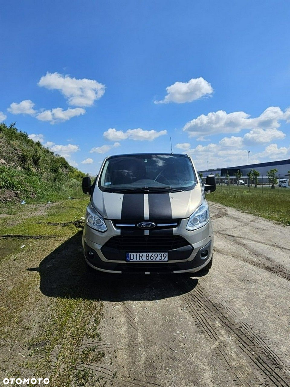 Ford Tourneo Custom - 2