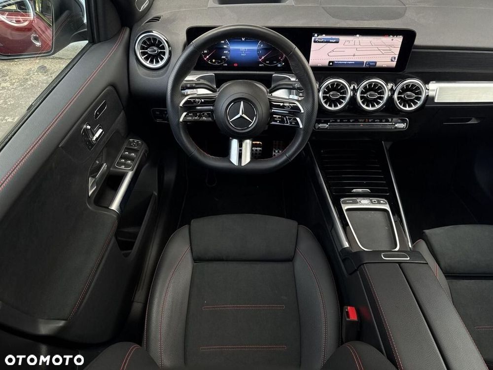 Mercedes-Benz GLB - 15