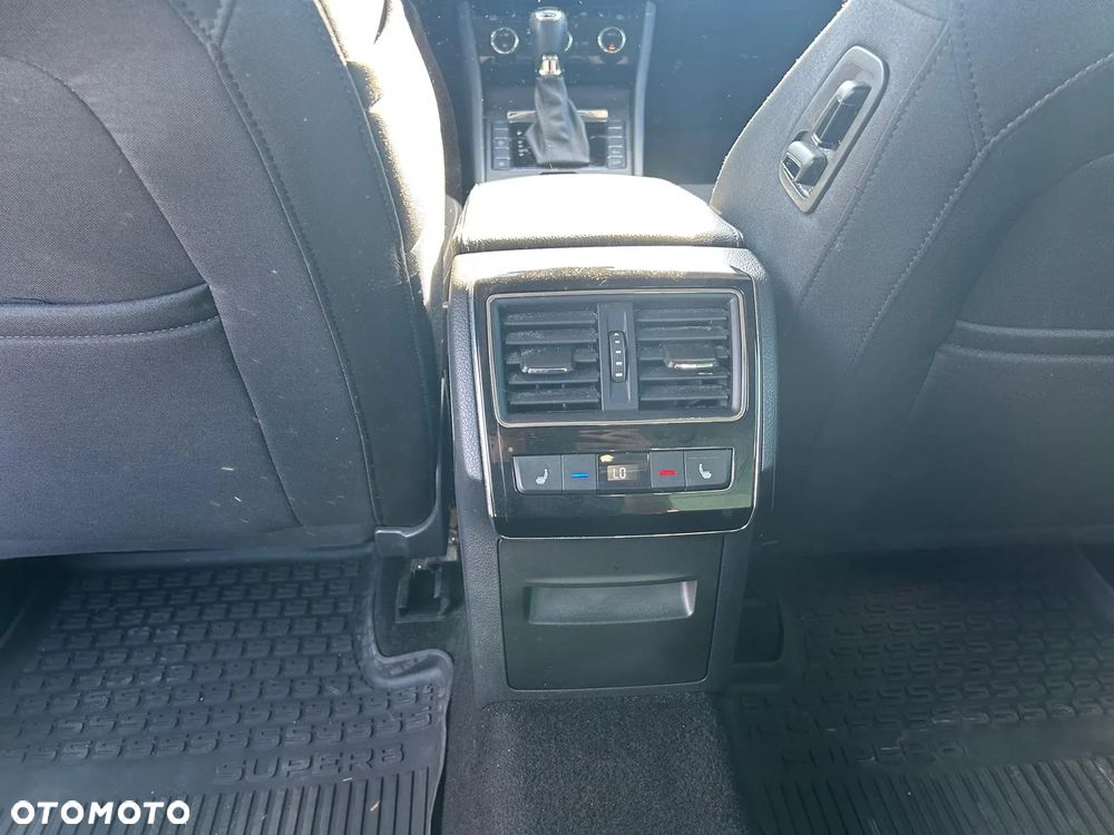 Skoda Superb 2.0 TSI Style DSG - 23