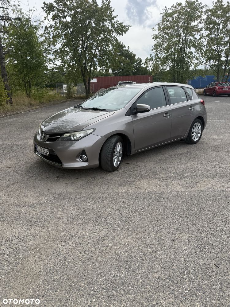 Toyota Auris - 1