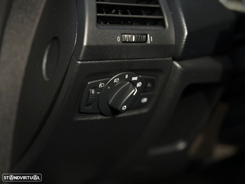 BMW 120 d Limited Edition Lifestyle c/ M Sport Pack - 15