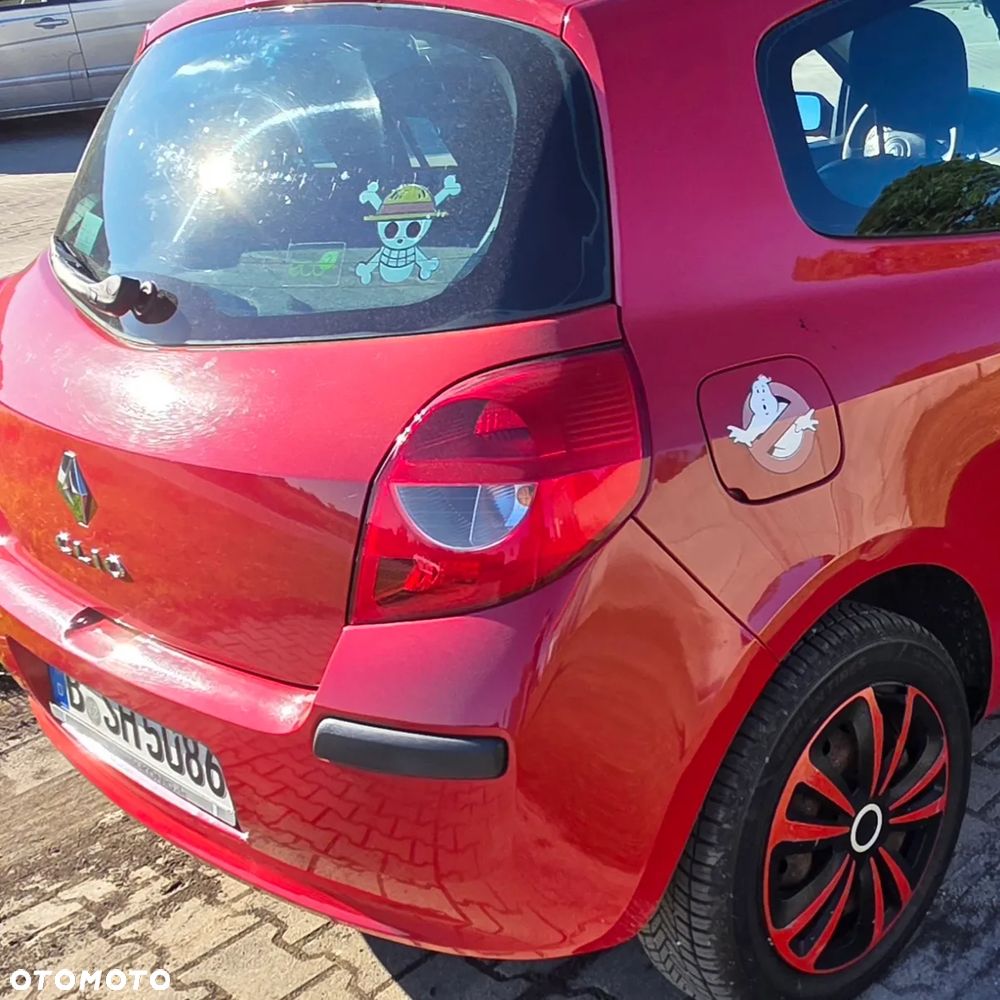Renault Clio 1.2 16V Authentique - 6