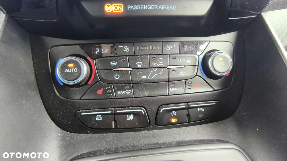 Ford Tourneo Connect - 14