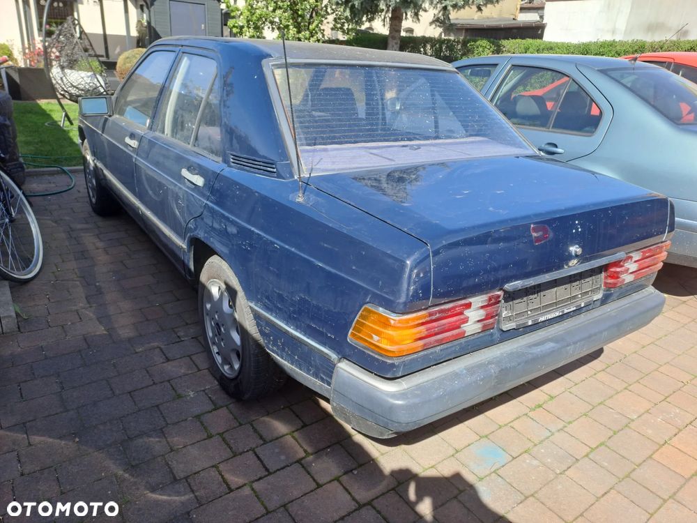 Mercedes-Benz W201 (190) - 4