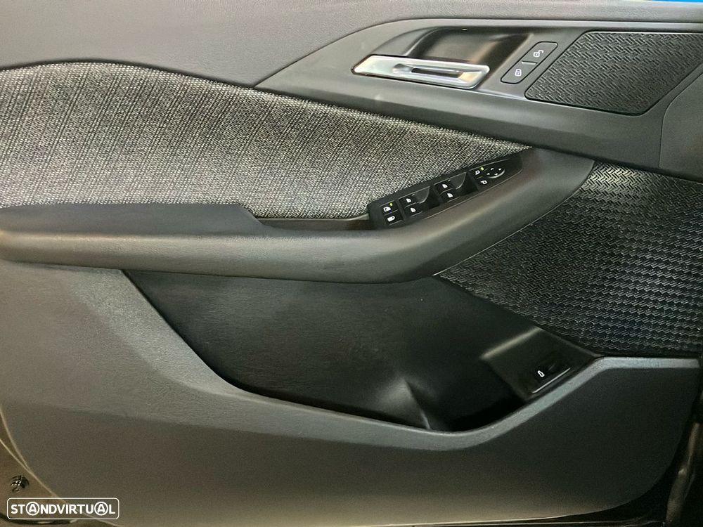 BMW 225xe Active Tourer - 22