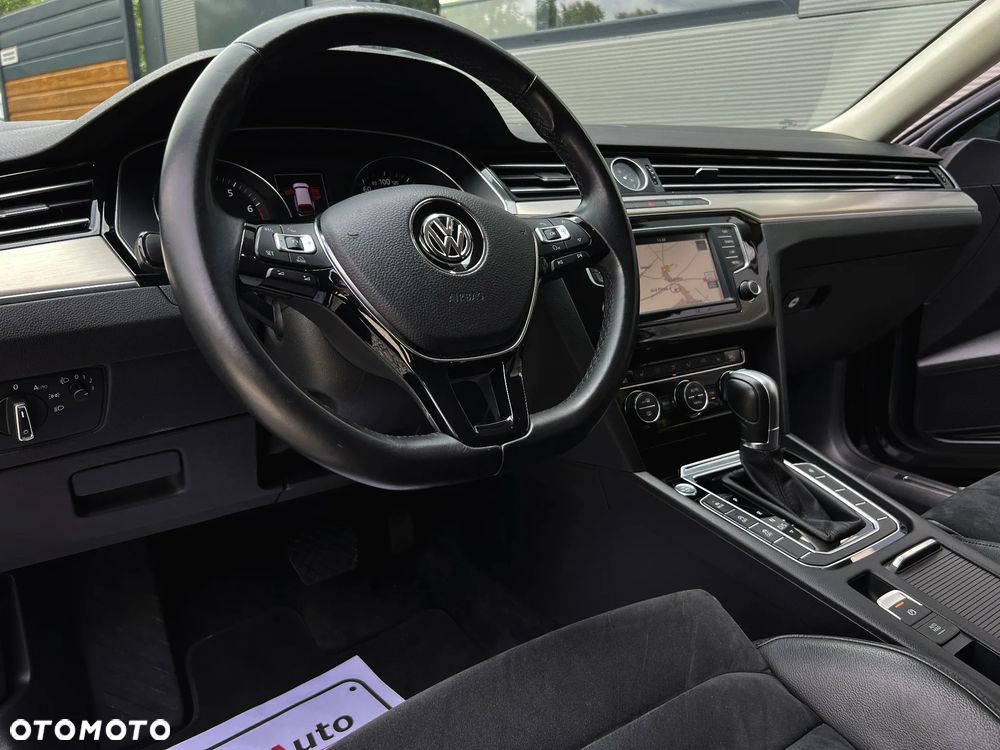 Volkswagen Passat - 21