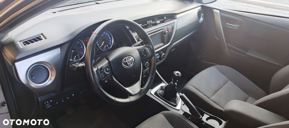 Toyota Auris 2.0 D-4D Life Plus - 17