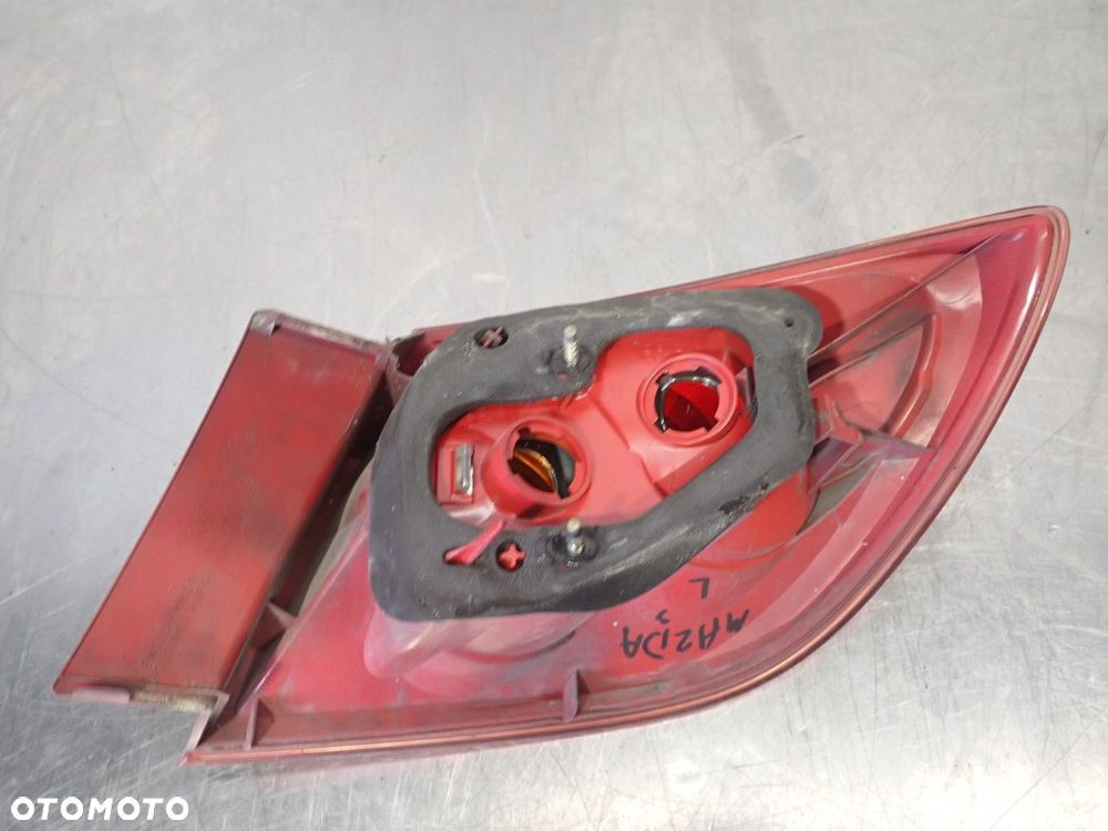 LAMPA LEWA TYLNA MAZDA 3 1.6 - 4