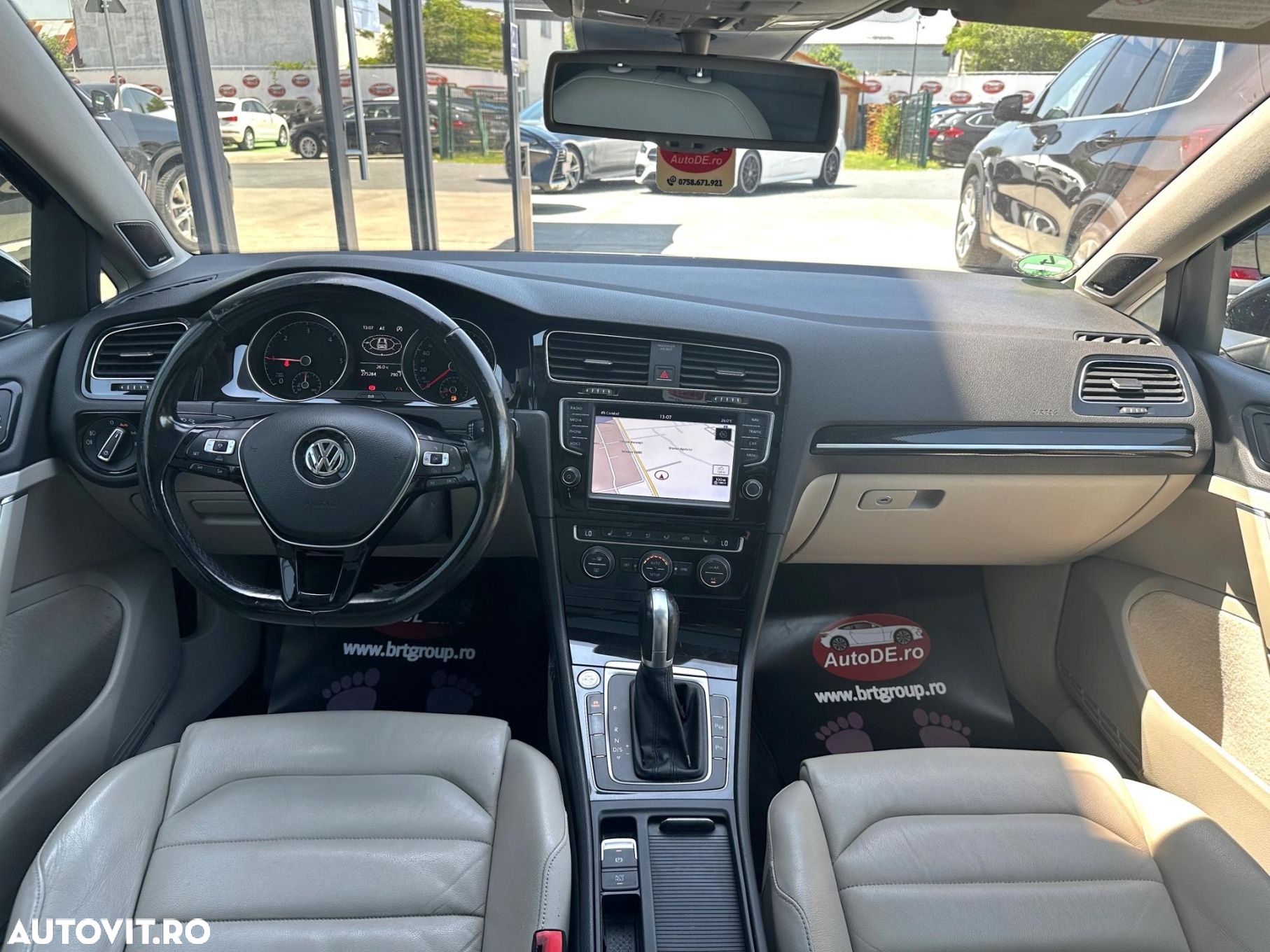 Volkswagen Golf - 8