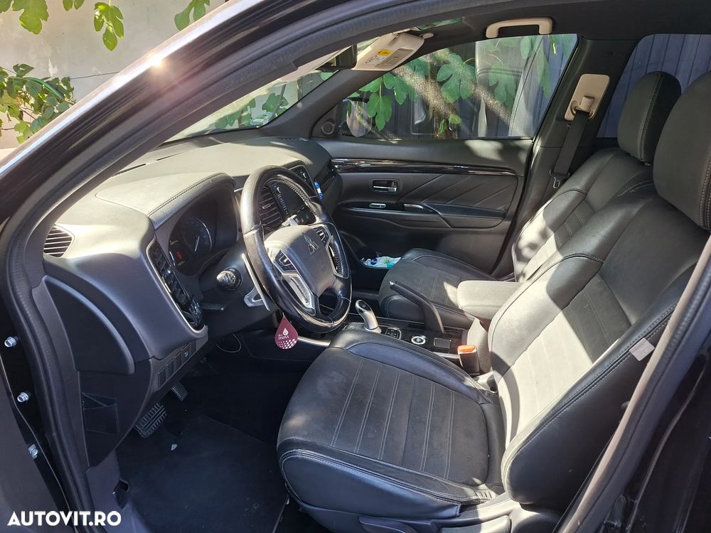 Mitsubishi Outlander 2.0 4WD Top - 6