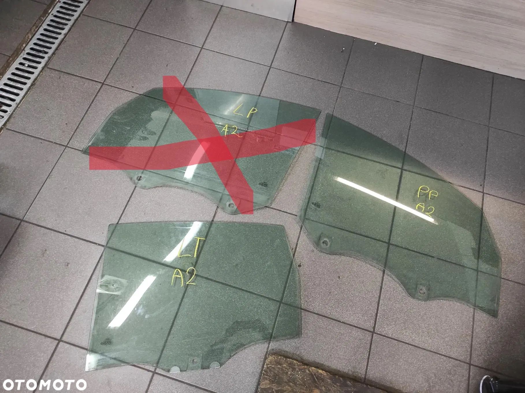 AUDI A2 8Z0 SZYBA LEWA PRAWA DRZWI TYŁ TYLNA PRZEDNIE PRZÓD WYSYŁKA !!!! - 1