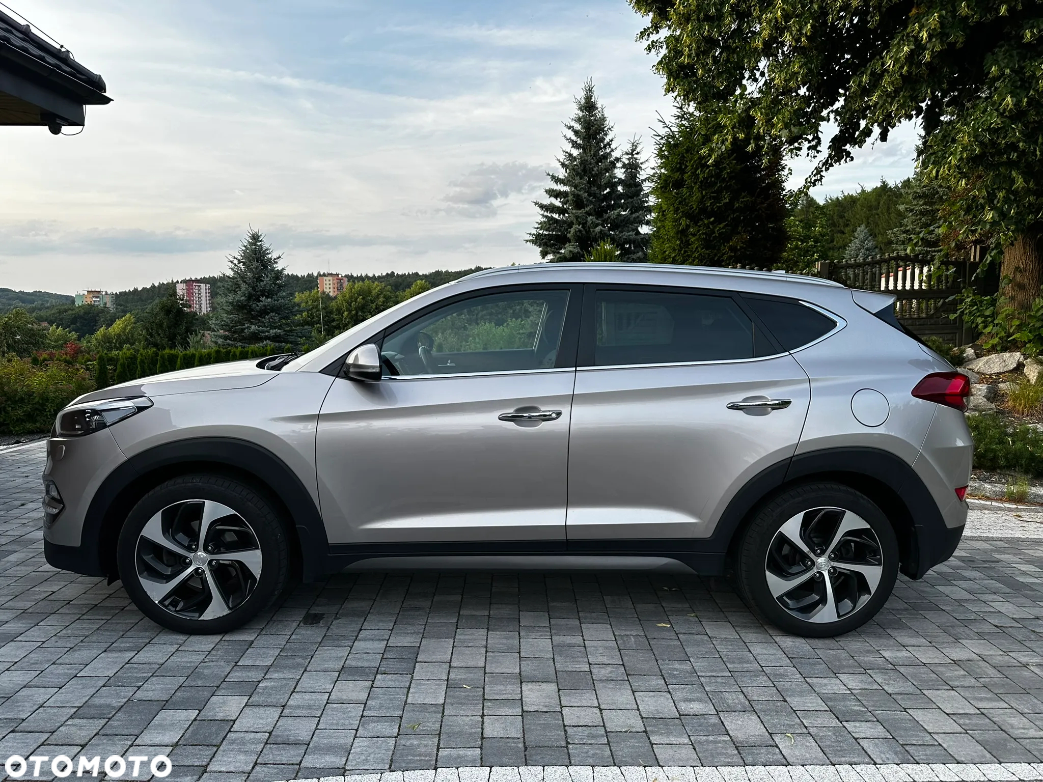 Hyundai Tucson 2.0 CRDI BlueDrive Style 2WD - 5