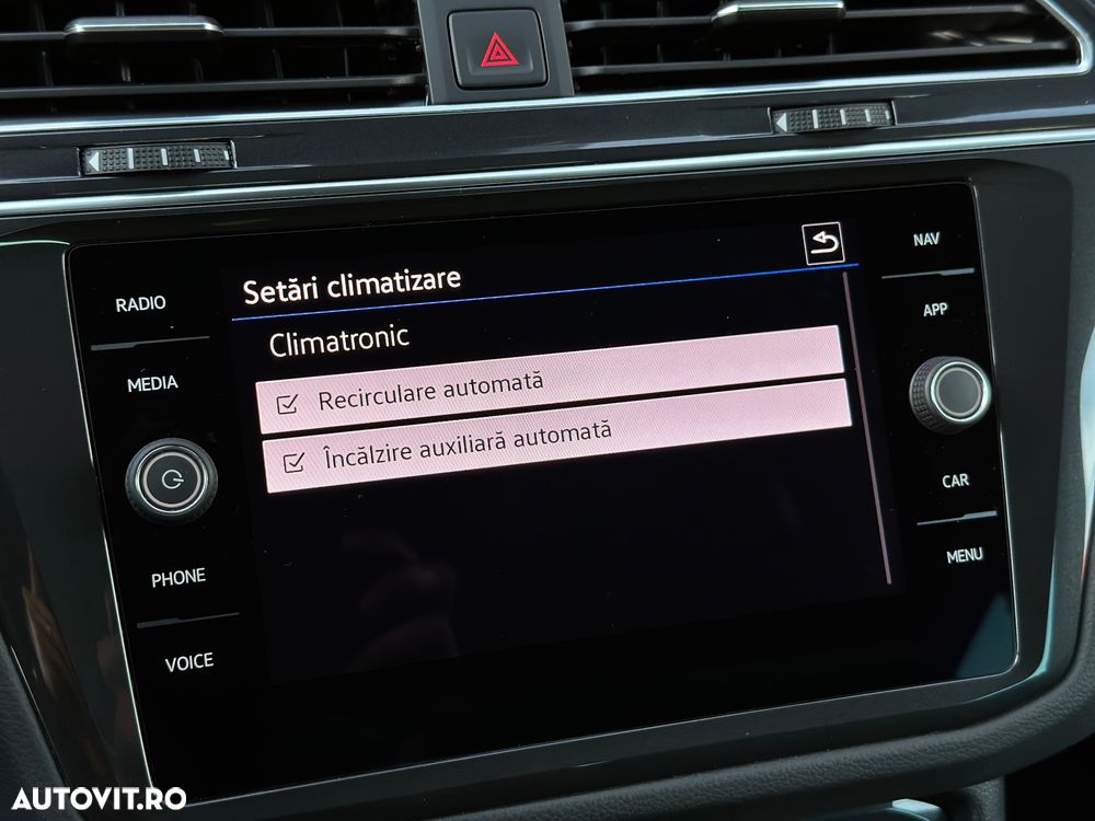 Volkswagen Tiguan 2.0 TDI SCR 4MOTION DSG Elegance - 24