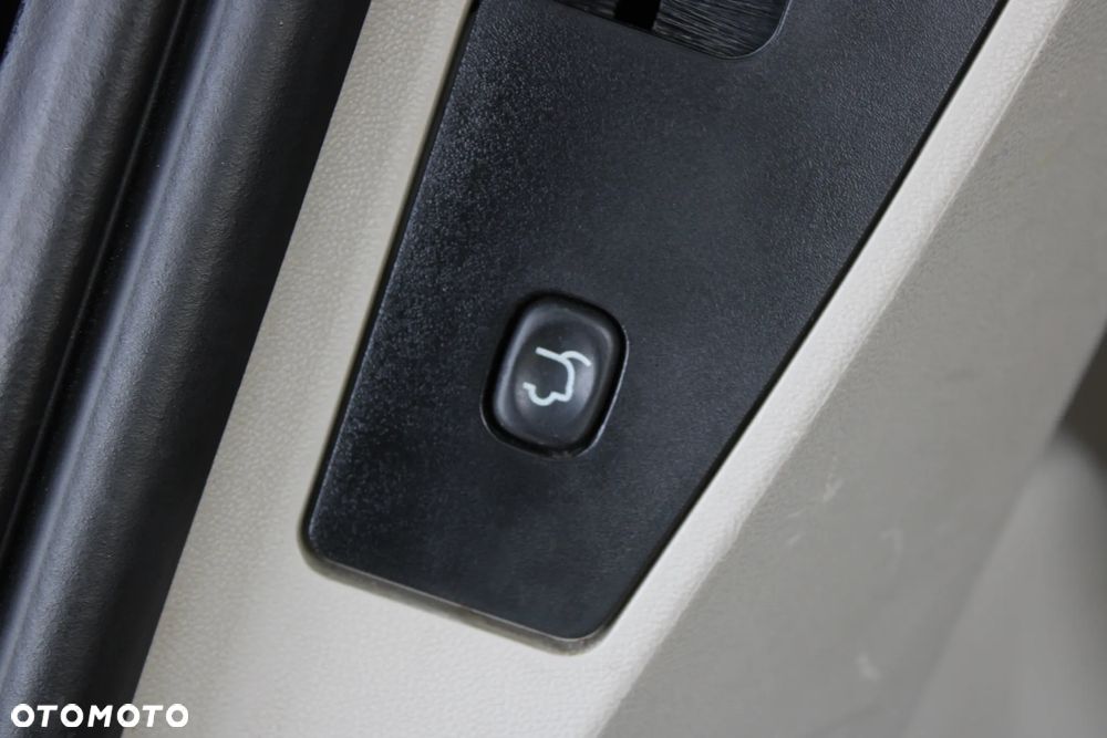 Chrysler Town & Country 3.6 Touring - 32