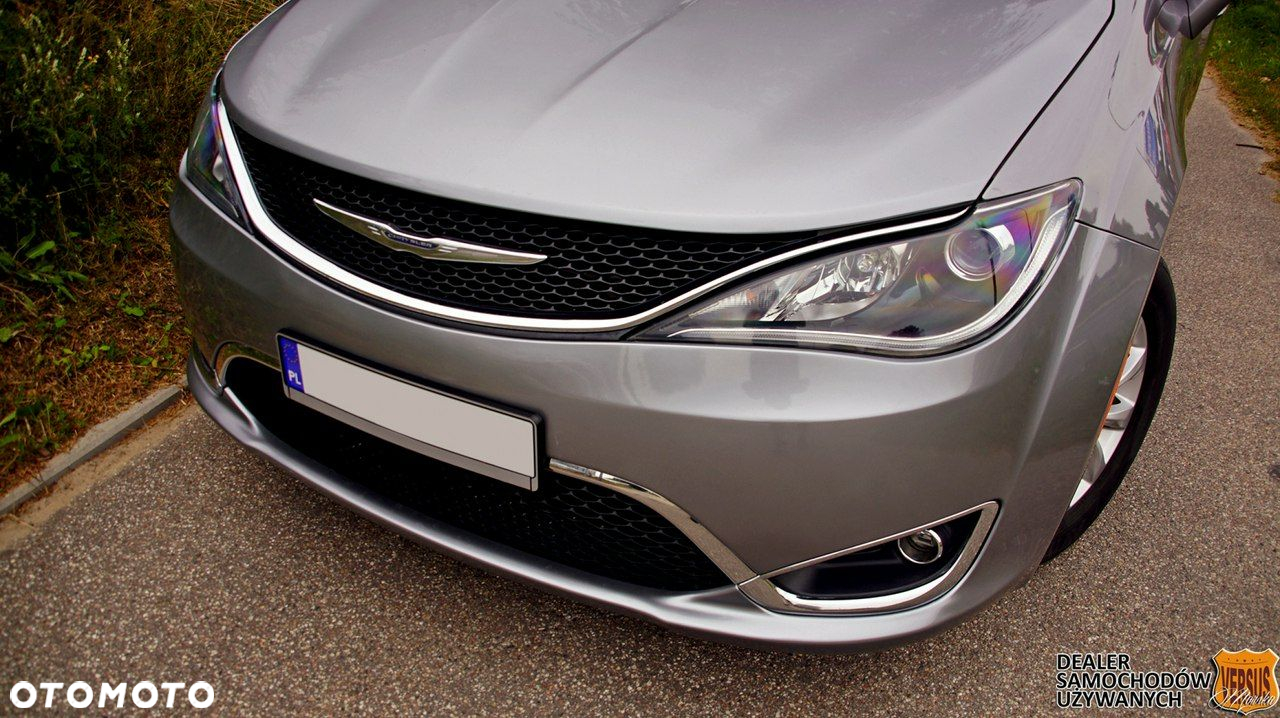 Chrysler Pacifica - 40