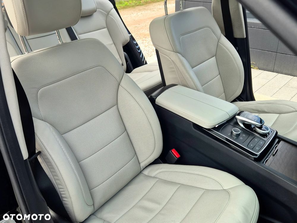 Mercedes-Benz GLS 350 d 4Matic 9G-TRONIC AMG Line - 17
