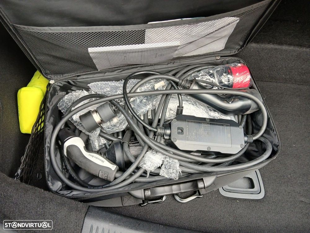 Mercedes-Benz E 300 de 4Matic 9G-TRONIC AMG Line - 11