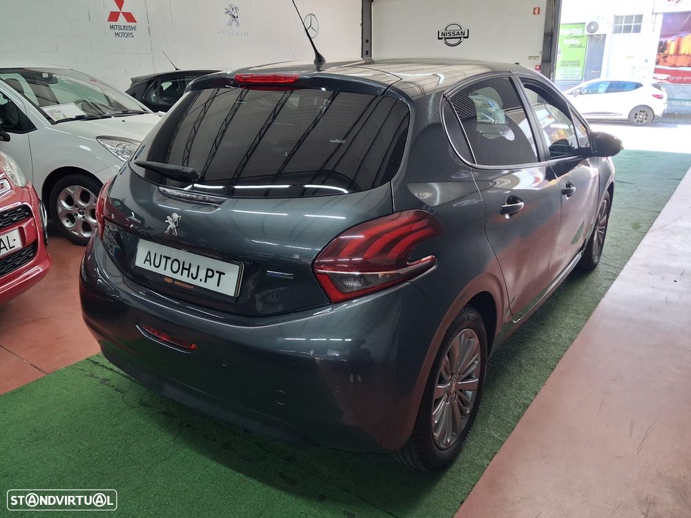Peugeot 208 1.2 PureTech Style - 4