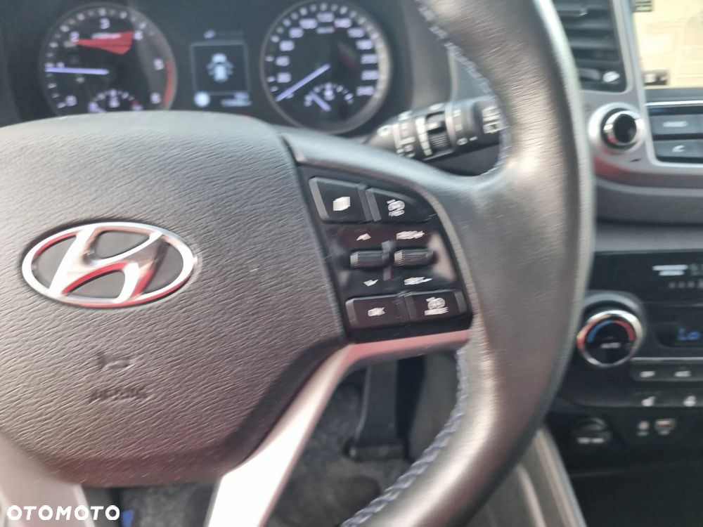 Hyundai Tucson blue 1.7 CRDi 2WD Intro Edition - 23