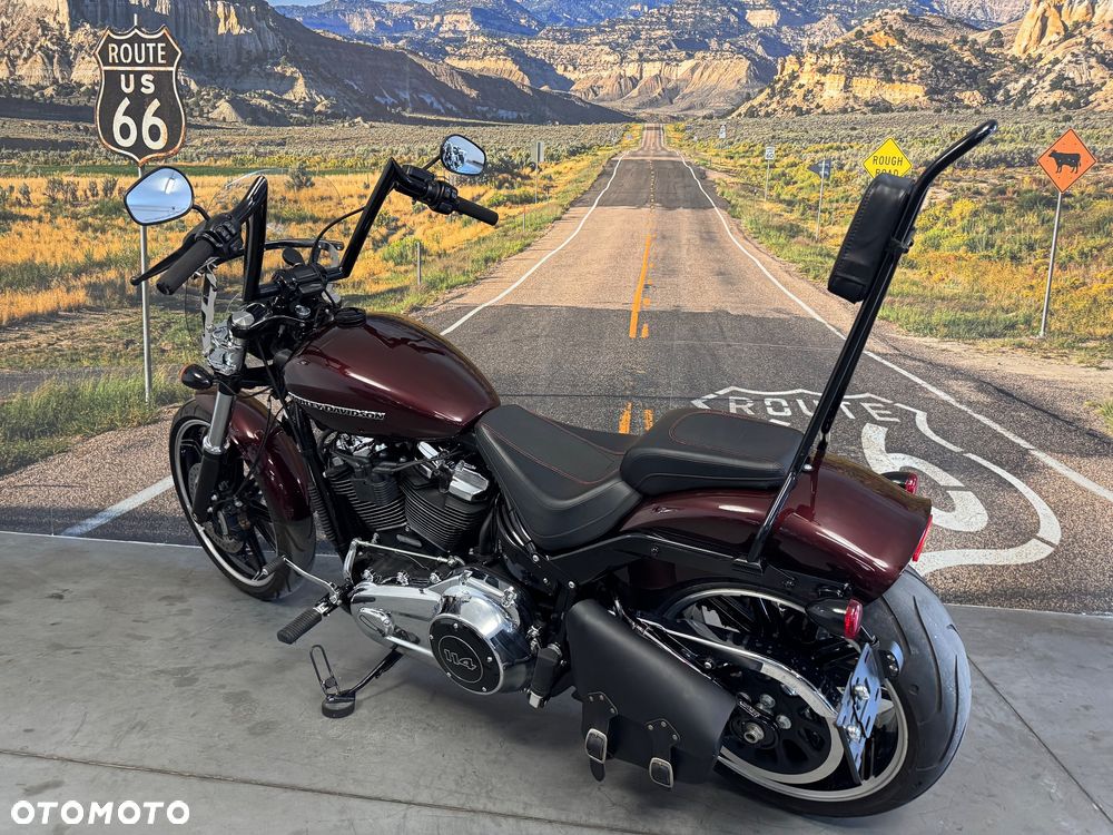 Harley-Davidson Softail Breakout - 8
