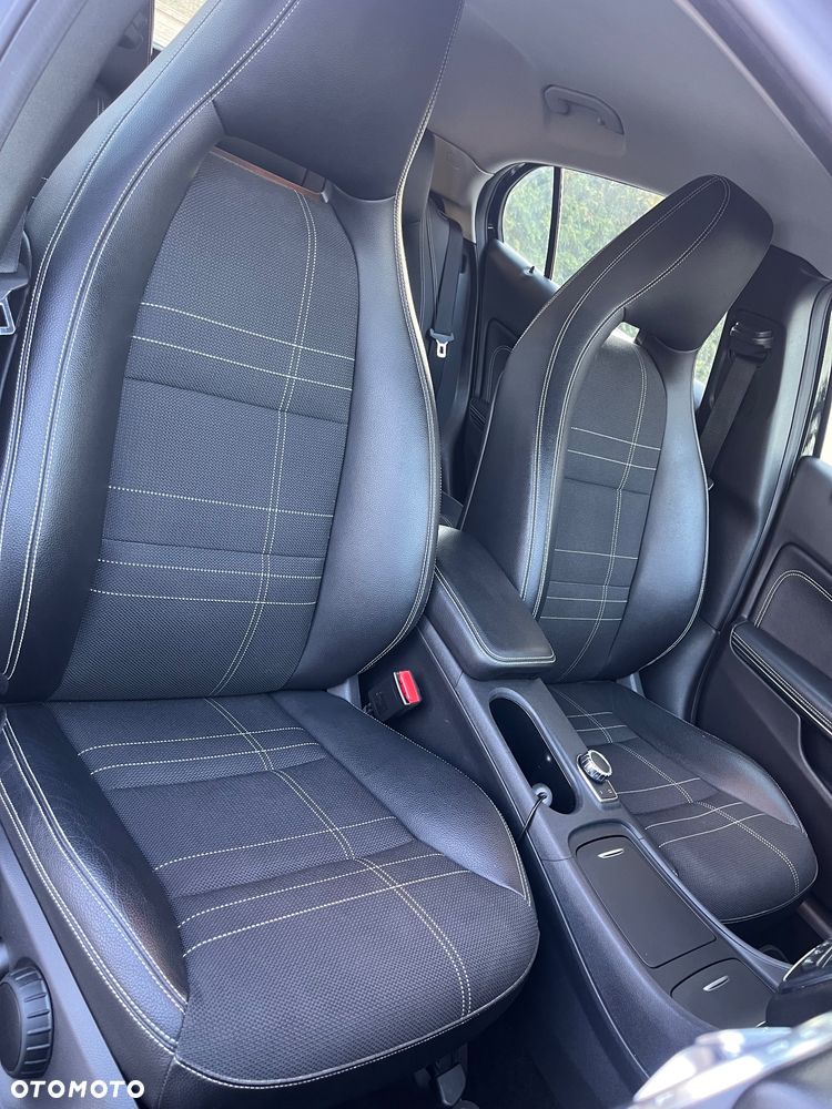 Mercedes-Benz GLA 220 CDI 4Matic 7G-DCT Urban - 13