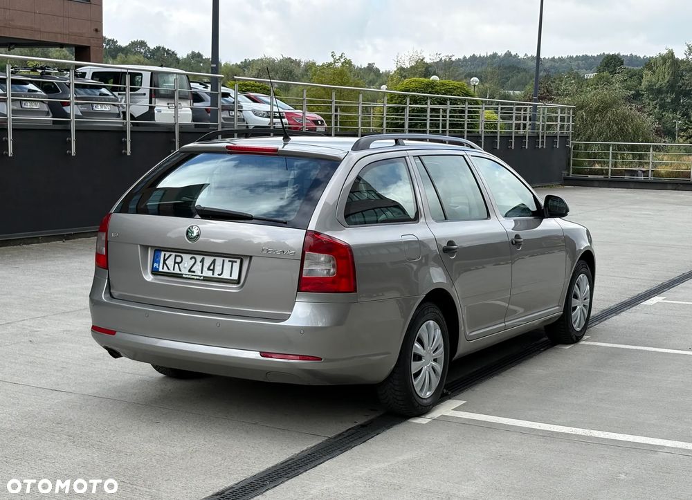 Skoda Octavia 1.6 Ambiente EU5 - 6