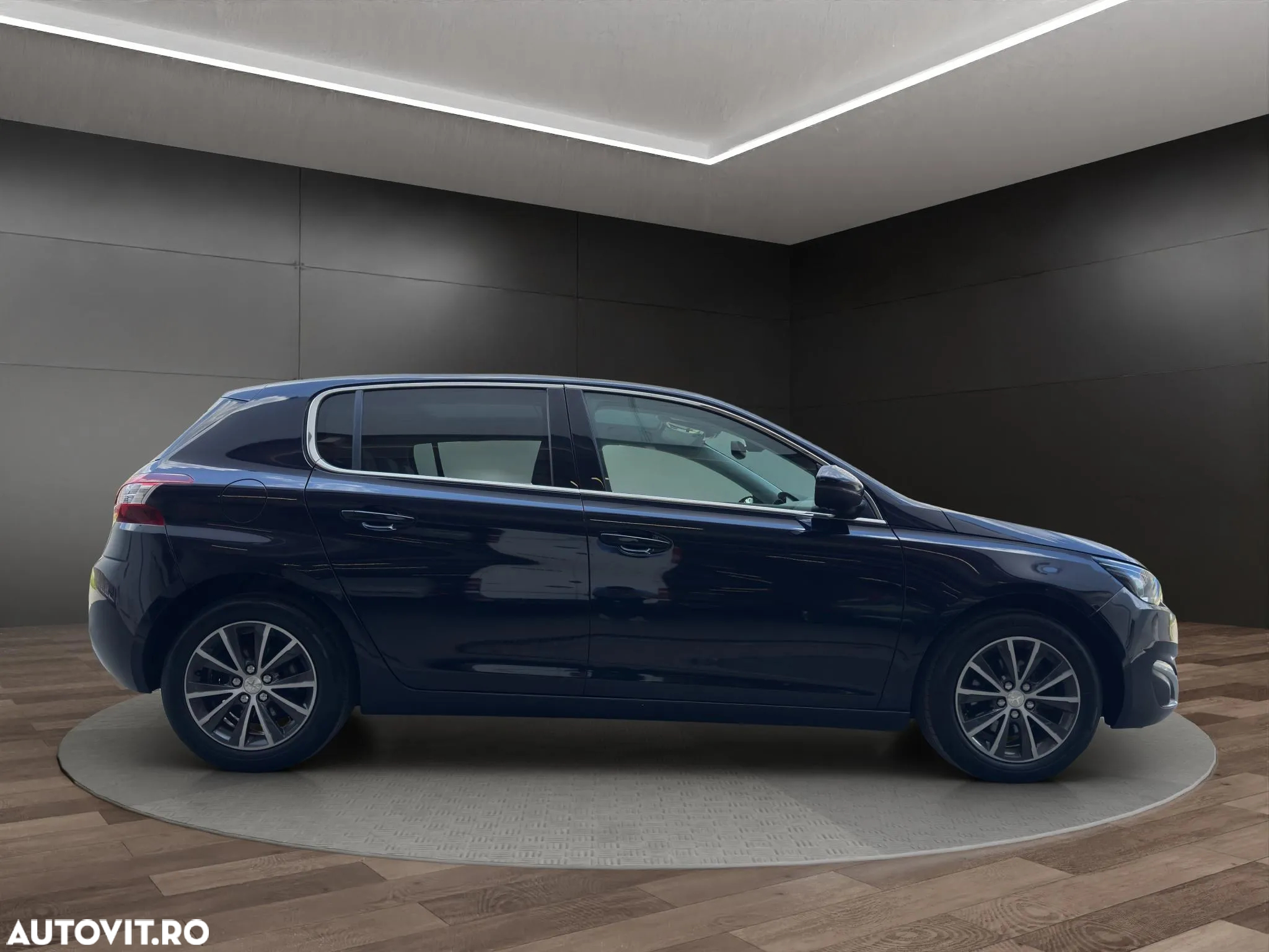 Peugeot 308 1.2 L PureTech Turbo Allure Aut. - 19