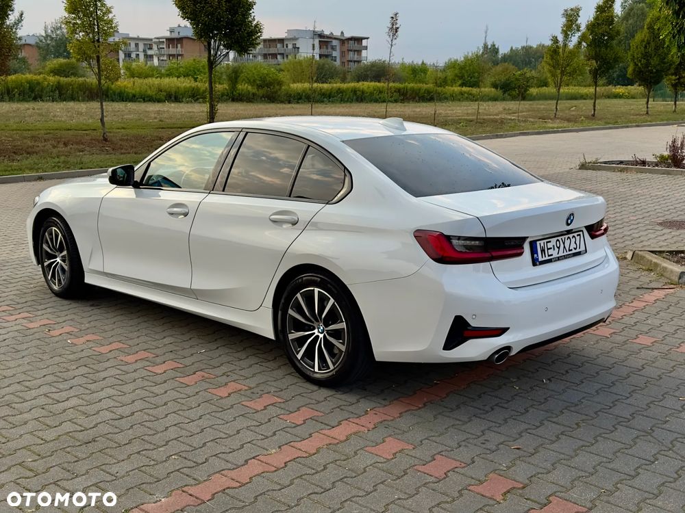 BMW Seria 3 318d Sport Line - 4