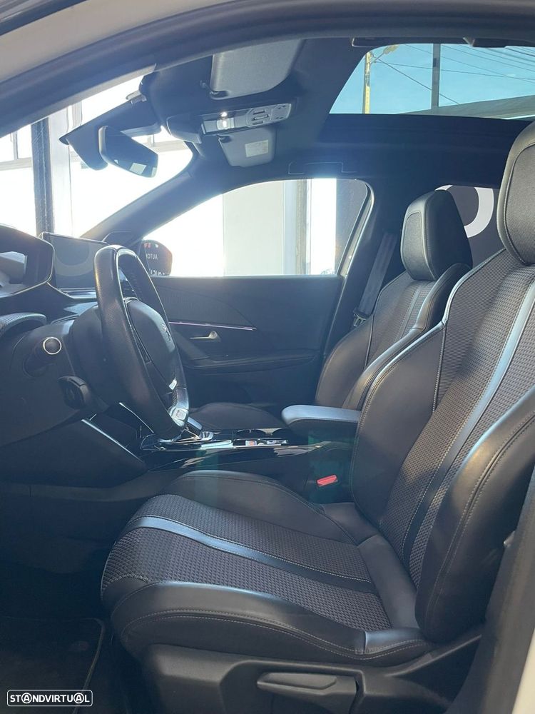 Peugeot e-2008 GT - 13