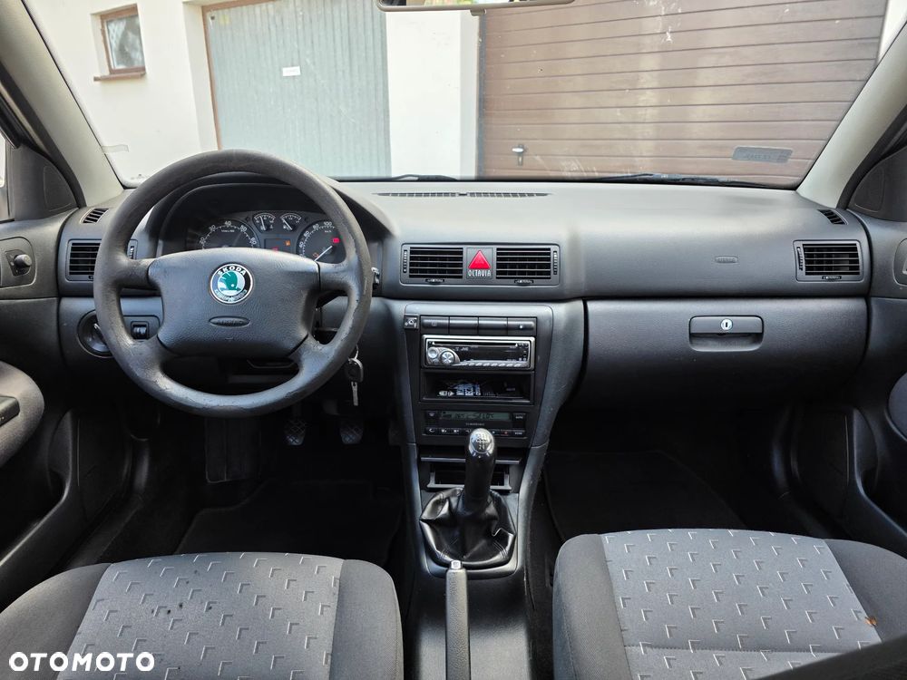 Skoda Octavia 1.6 Elegance - 15