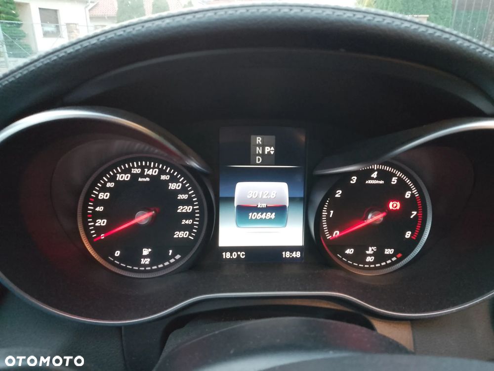 Mercedes-Benz Klasa C 200 4-Matic 7G-TRONIC - 35