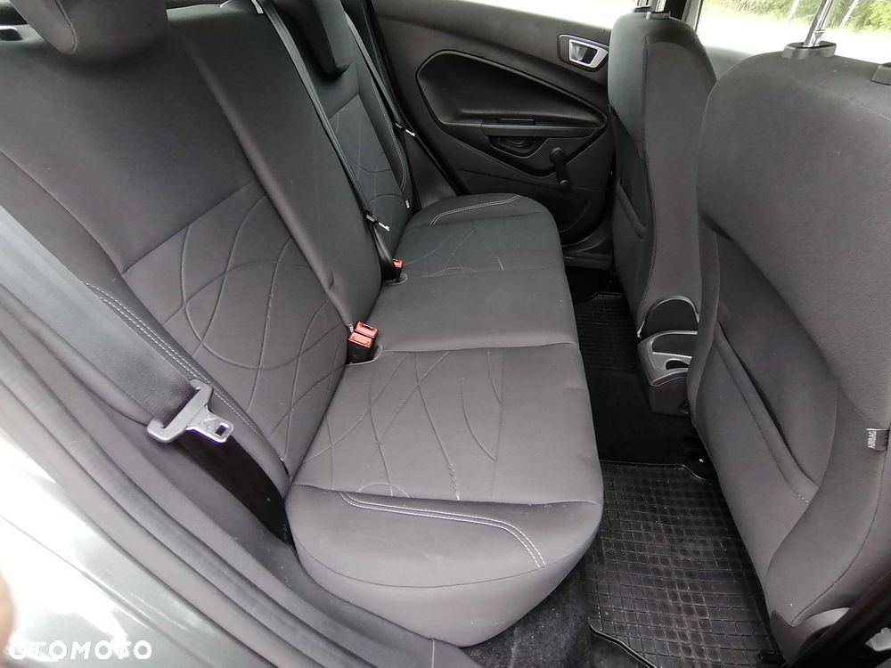 Ford Fiesta - 12
