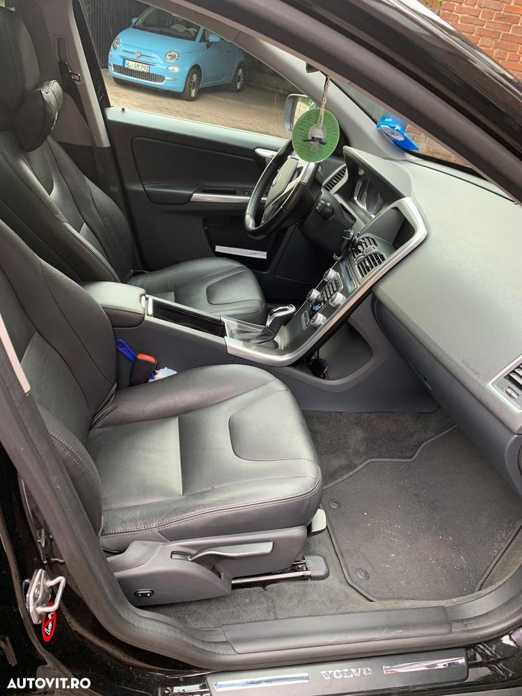 Volvo XC 60 D4 AWD Momentum - 6