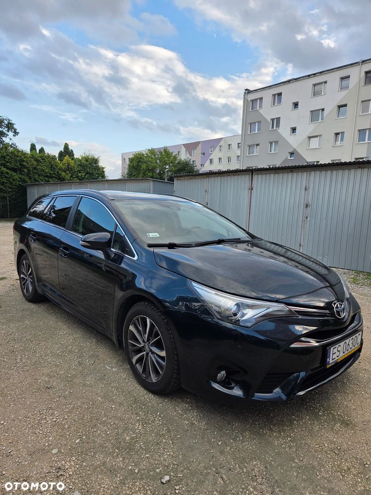 Toyota Avensis 1.8 Prestige - 1