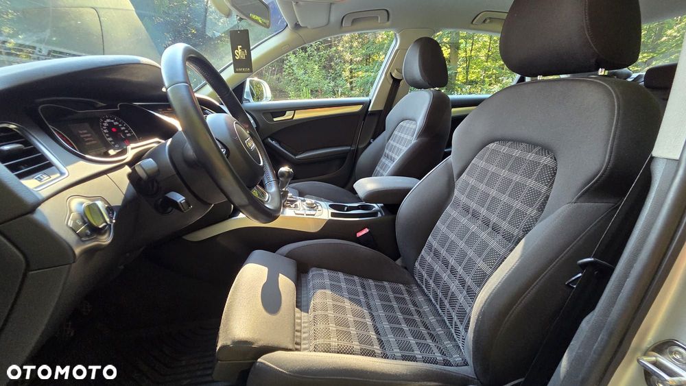 Audi A4 Limousine 2.0 TDI DPF quattro S line Sportpaket - 32