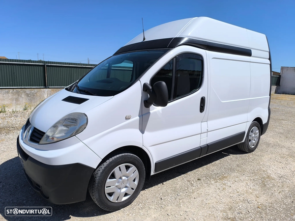 Renault Traffic 115 dci com motor frio