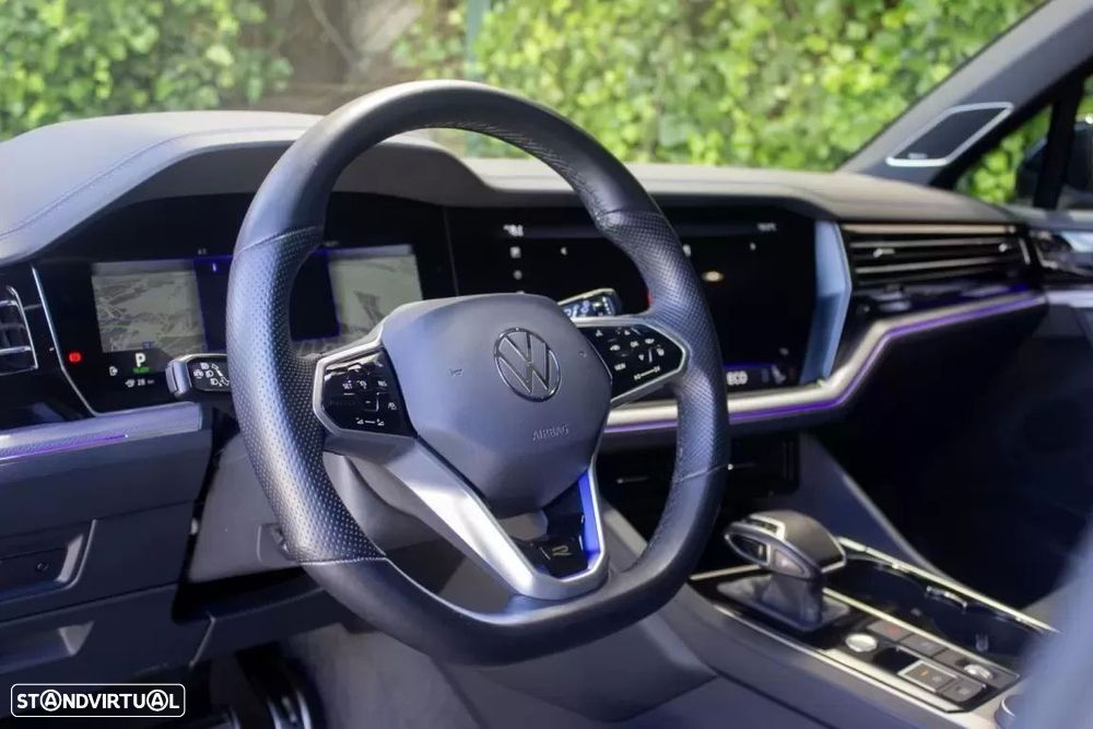 VW Touareg 3.0 TSI e-Hybrid R - 13