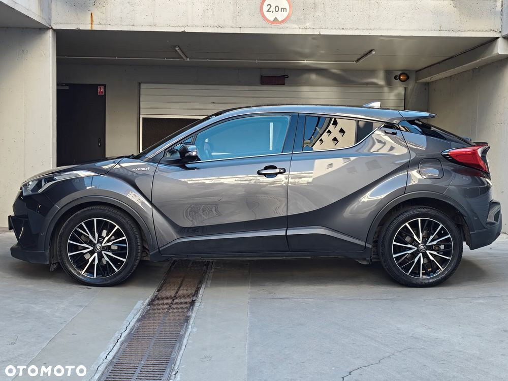 Toyota C-Hr 2017 photo 2