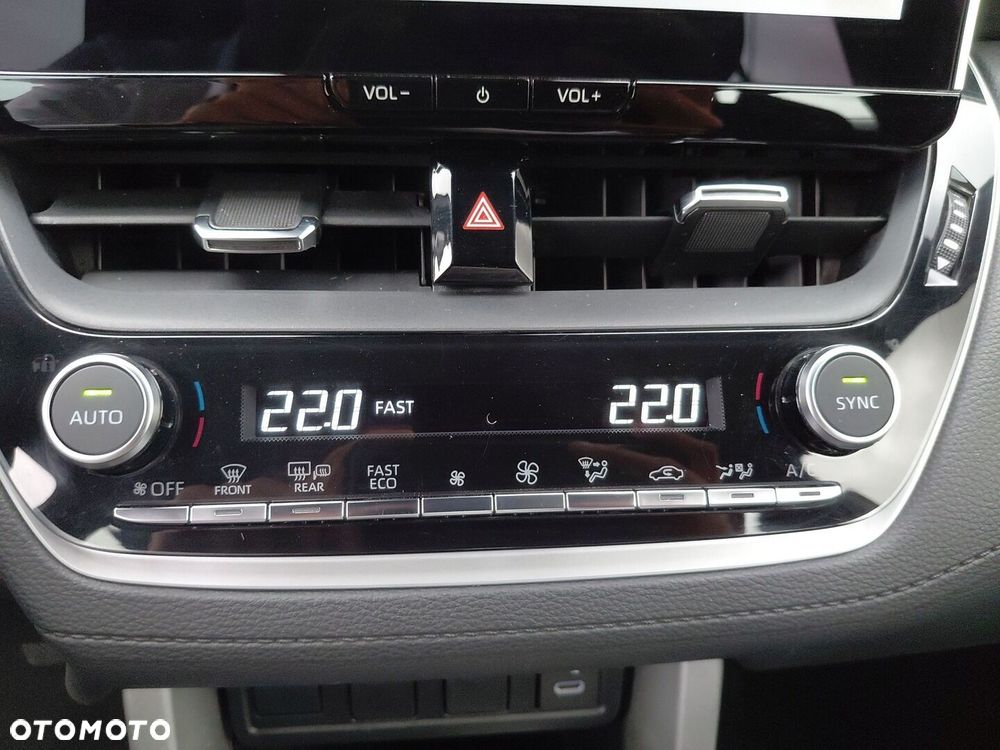 Toyota Corolla Cross - 25
