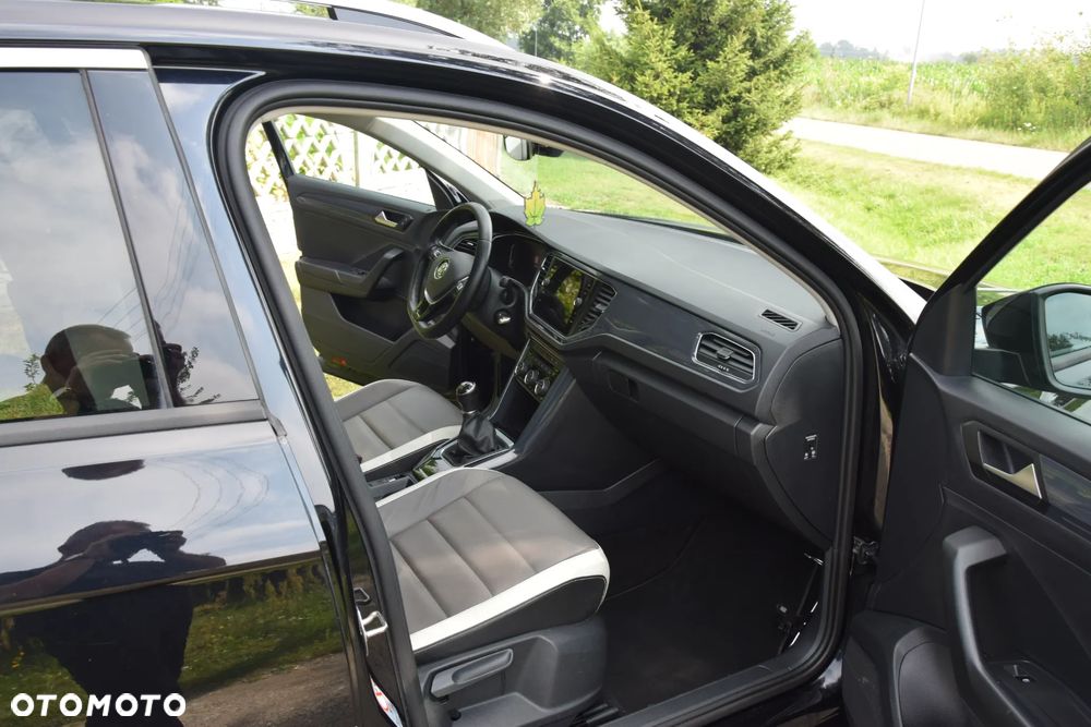 Volkswagen T-Roc 1.5 TSI ACT Premium - 25