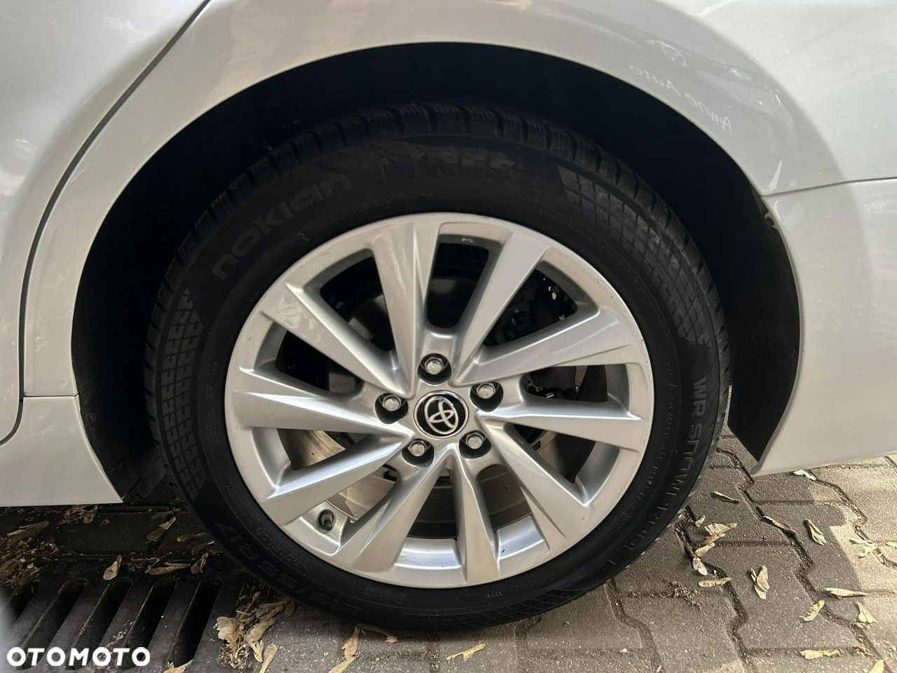Toyota Camry - 33