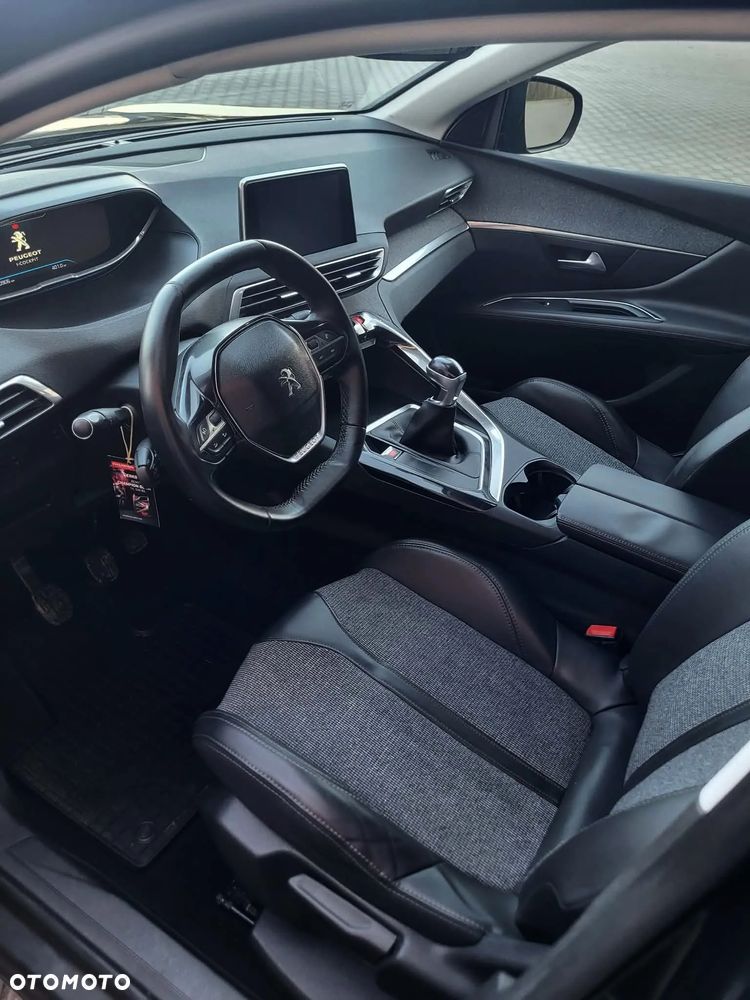 Peugeot 3008 HDi 150 Allure - 8