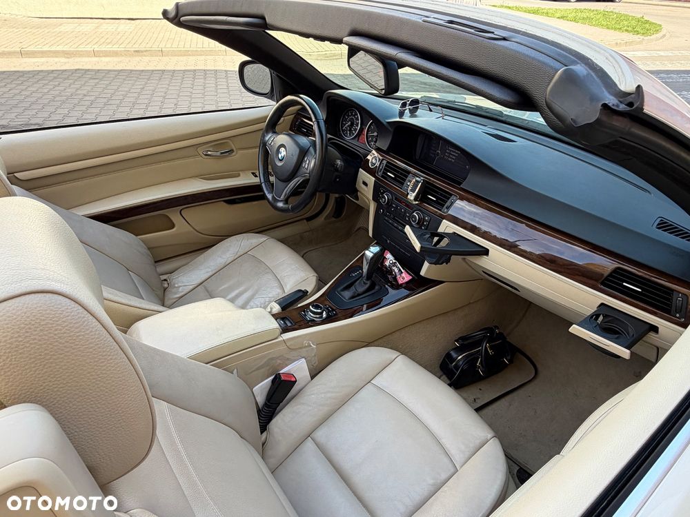 BMW Seria 3 330i - 29