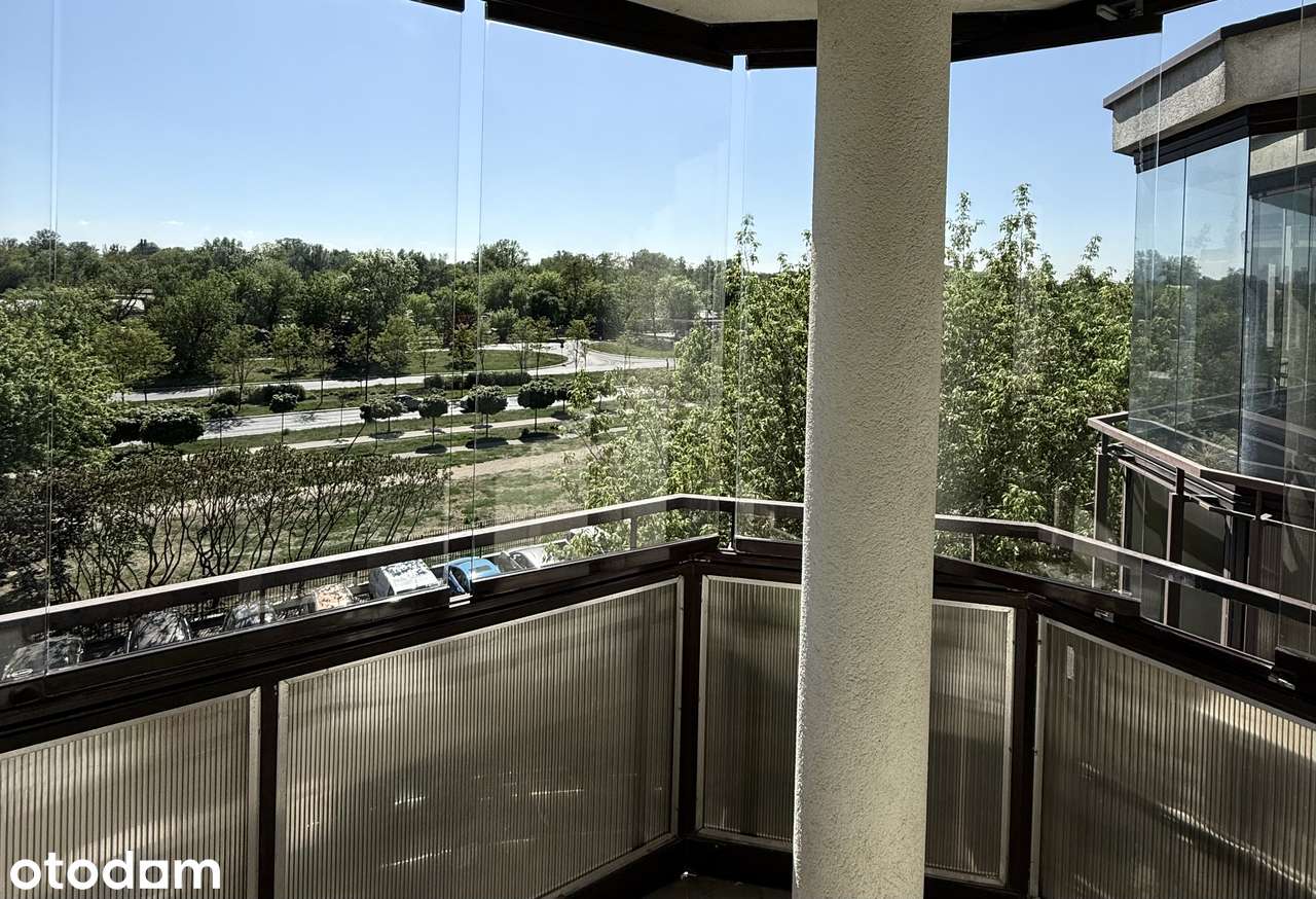 Przestronne 60.5 m² z balkonem, klimatyzacją i garderobą